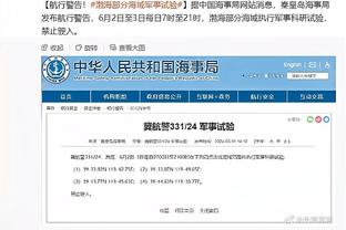 记者：阿切尔比被换下是因为伤退，其右小腿僵硬